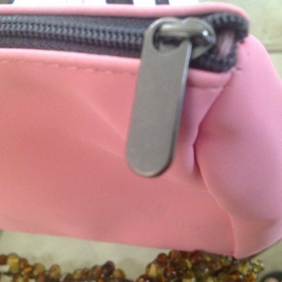 Mally Beauty Large Pink Cosmetics Makeup Bag — BRAND NEW - Picture 3 of 7